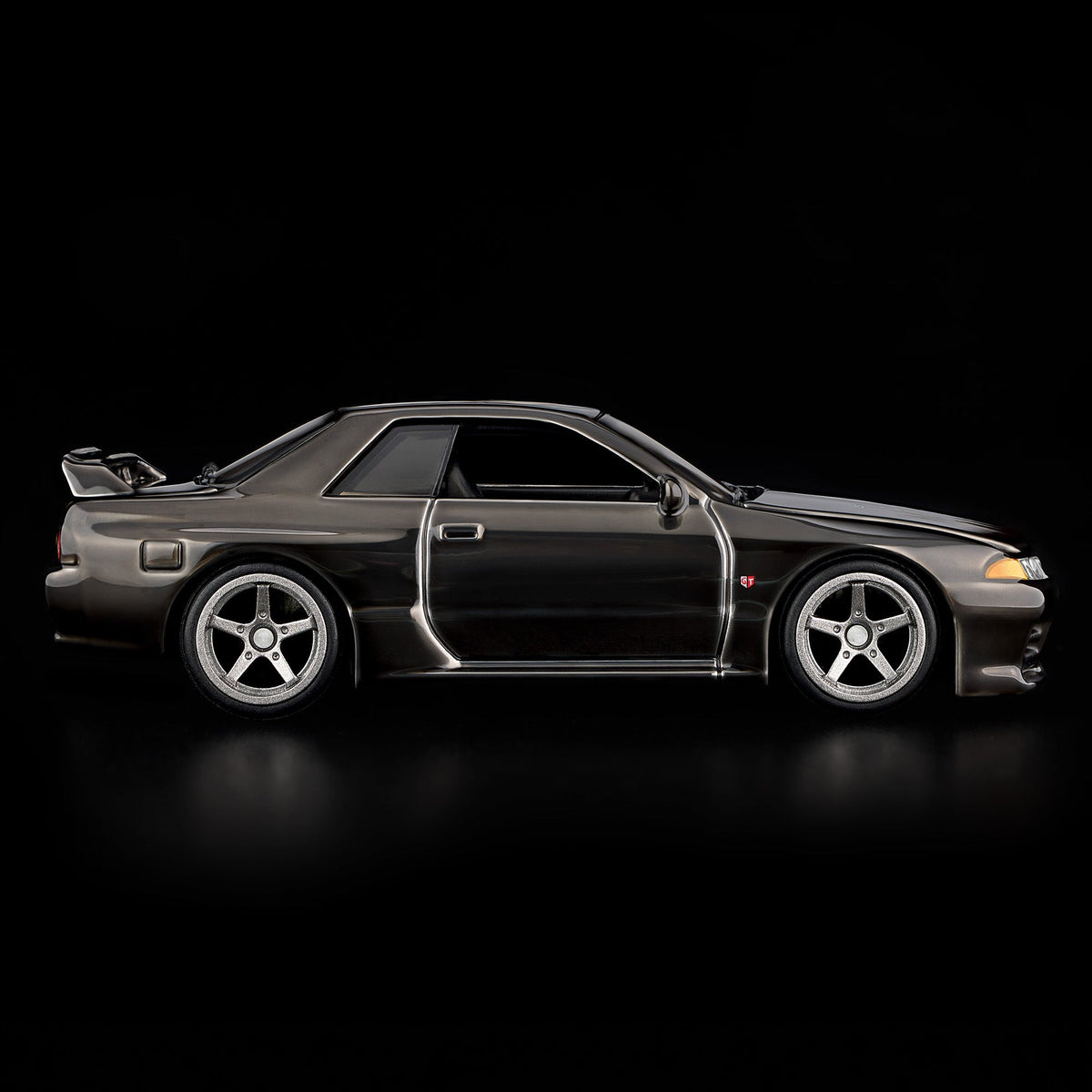Hot Wheels RLC Exclusive Nissan Skyline GT-R (BNR32)